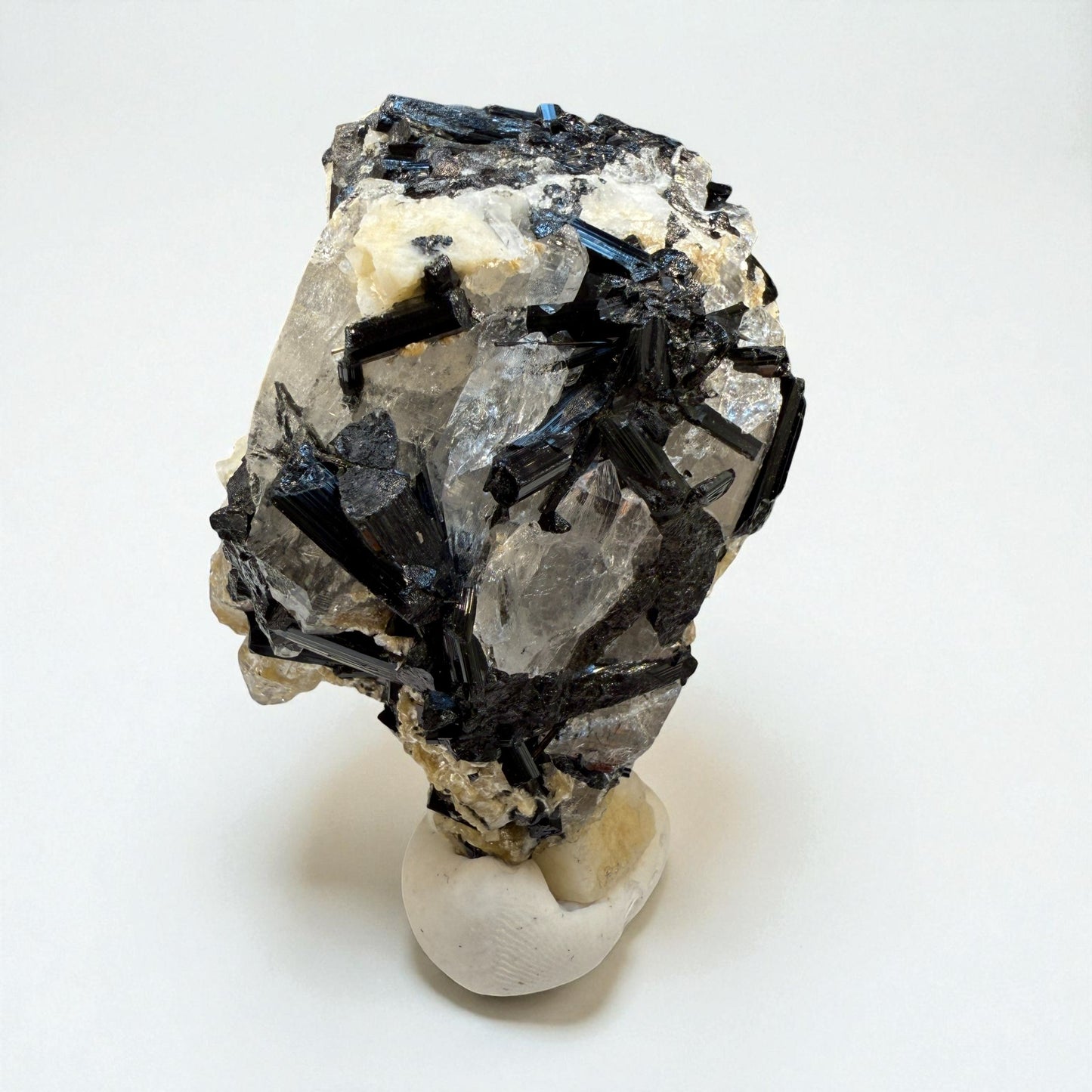 Black Tourmaline on Quartz Crystal - Skardu Valley - 162g - 6.5x5x4 cm