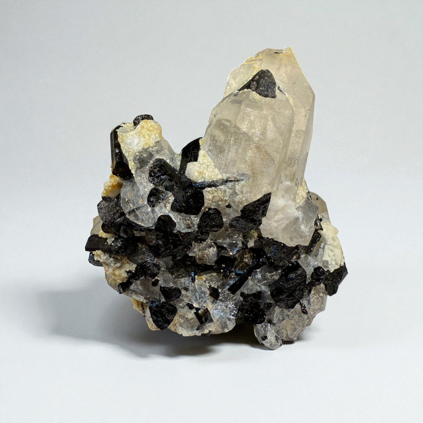 Black Tourmaline on Quartz - Skardu Pakistan - 86g - 5x5x4 cm