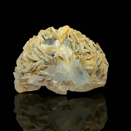 Aquamarine Crystal with Muscovite - Nagar Valley - 443g - 10x7x4.5 cm