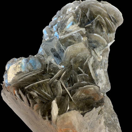Aquamarine Crystal with Muscovite - Nagar Valley - 265g - 9x6.5x4 cm