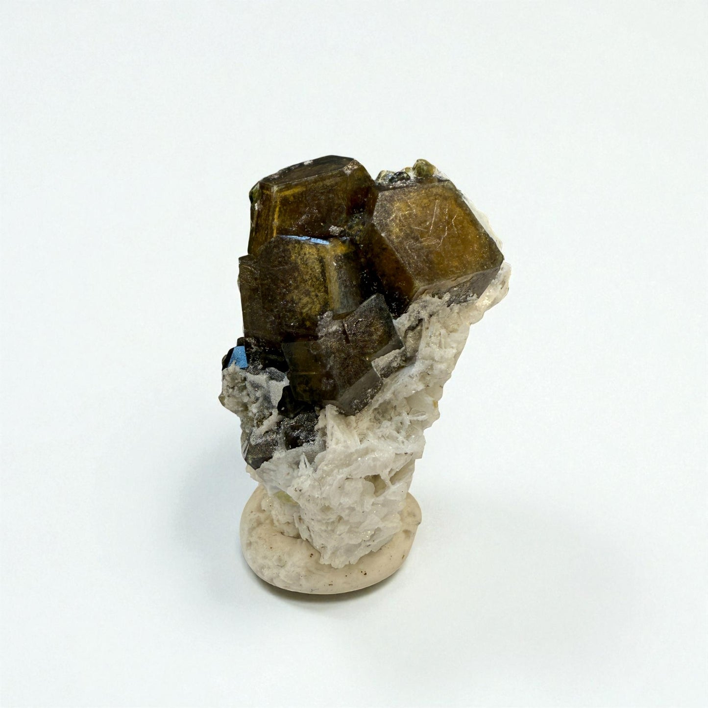 Andradite Garnet Rare Specimen - Skardu Pakistan - 25g - 4x2.5x1.3 cm