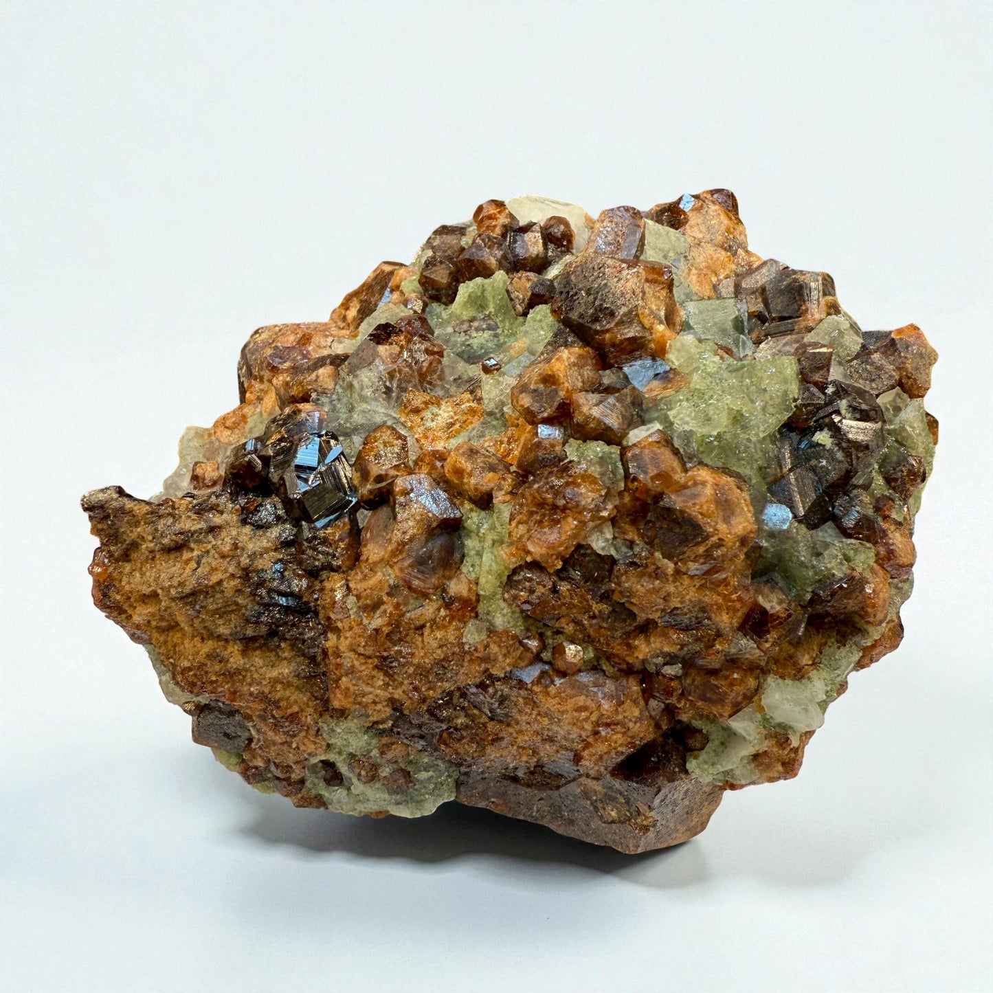 Spessartine Garnet Cluster Rare - Skardu Pakistan - 432g - 9x6x5 cm