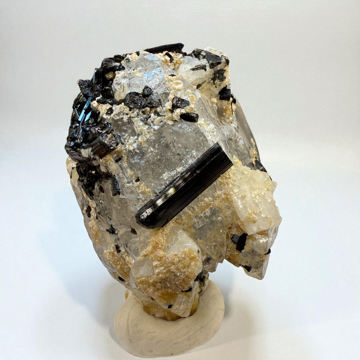 Black Tourmaline on Quartz Crystal - Skardu Valley - 162g - 6.5x5x4 cm