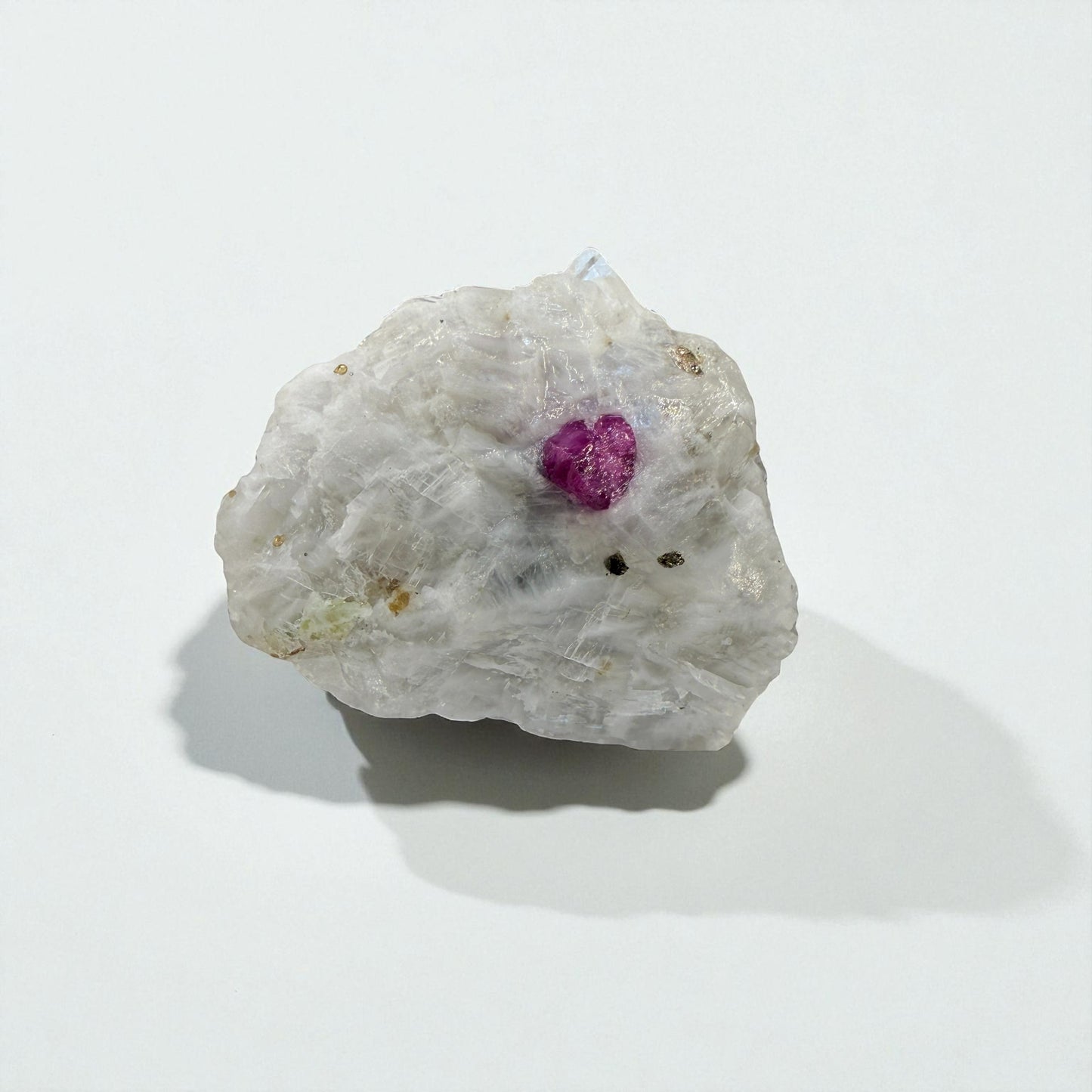 Natural Ruby Gemstone Specimen - Hunza, Pakistan - 16g - 3.5x2.5x1 cm