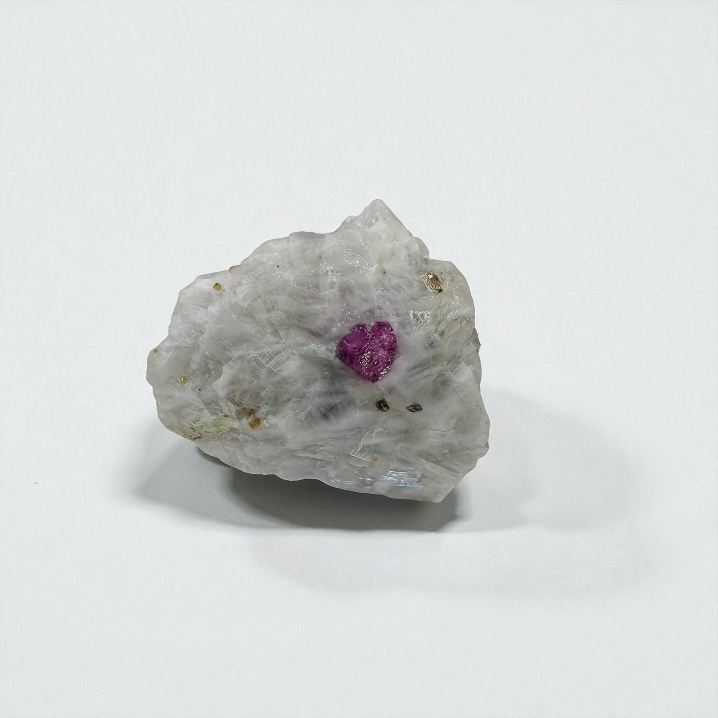 Natural Ruby Gemstone Specimen - Hunza, Pakistan - 16g - 3.5x2.5x1 cm