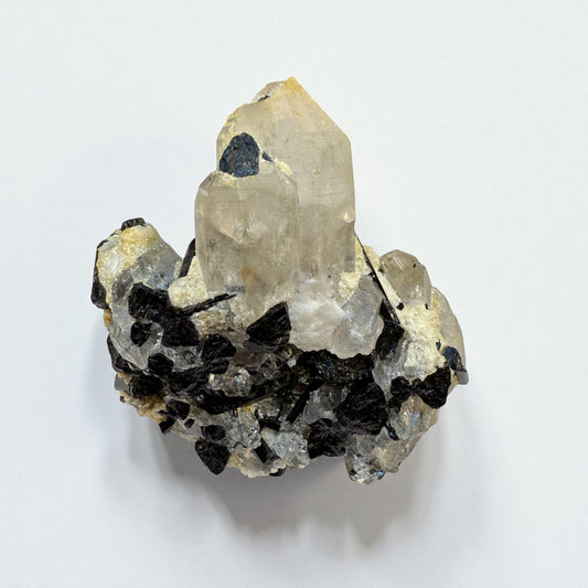 Black Tourmaline on Quartz - Skardu Pakistan - 86g - 5x5x4 cm