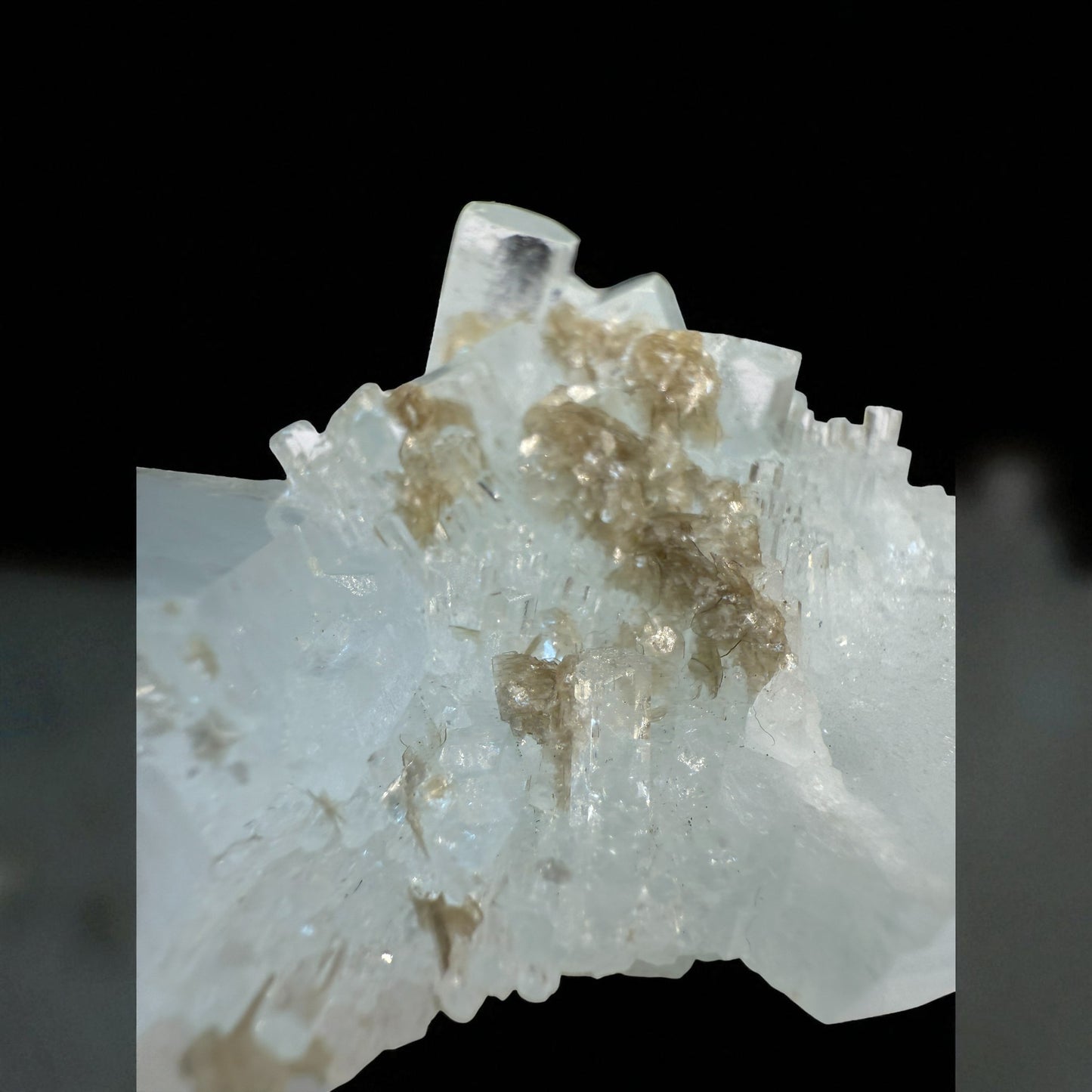Aquamarine Crystal with Muscovite - Nagar Valley - 84g - 6.5x5.5x3 cm