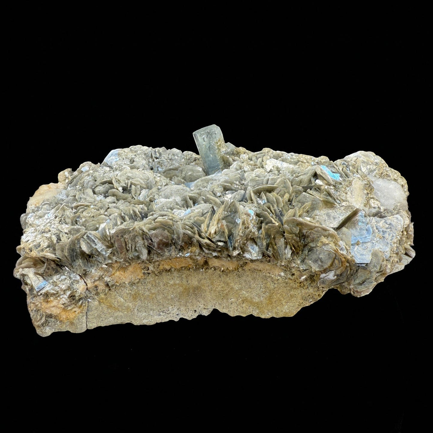 Aquamarine Crystal with Tourmaline - Nagar Valley - 1165 g - 16x12x6 cm