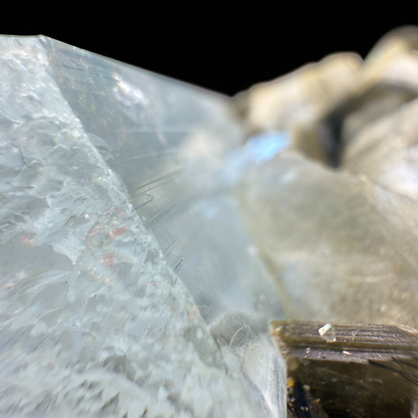 Aquamarine Crystal with Muscovite - Nagar Valley - 715g - 11x8.5x8 cm