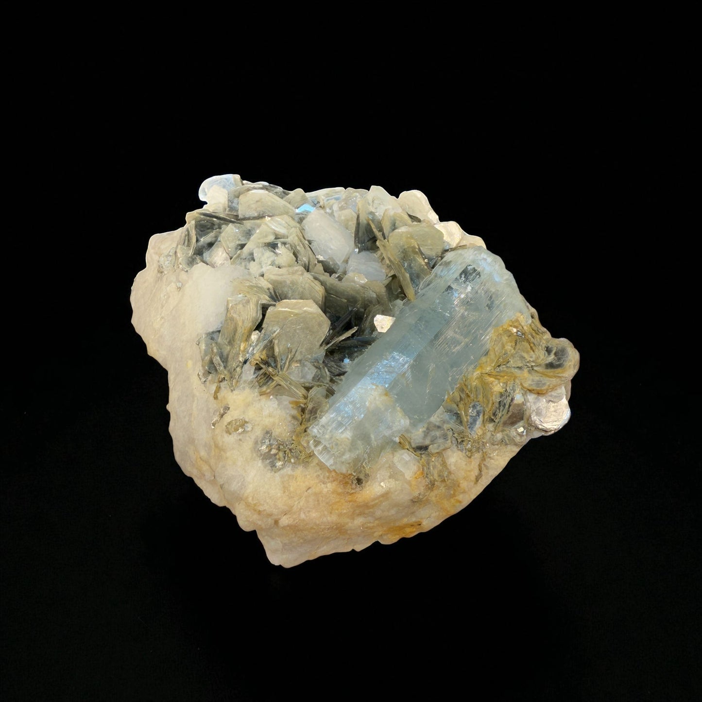 Aquamarine Crystal with Muscovite - Nagar Valley - 715g - 11x8.5x8 cm