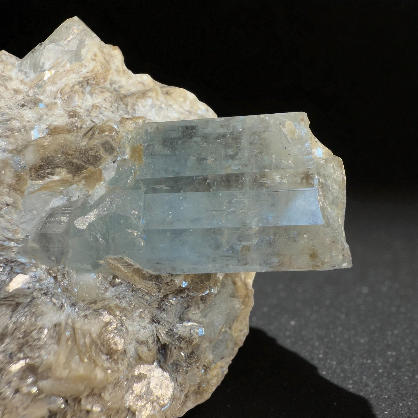 Aquamarine Crystal with Muscovite - Nagar Valley - 384g - 12x6x5.5 cm