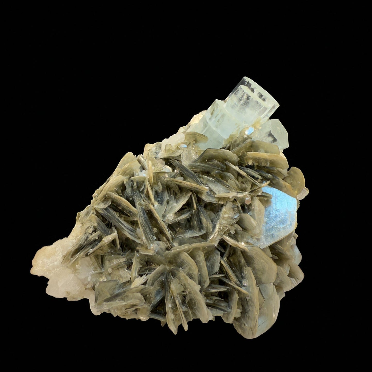 Aquamarine Crystal with Muscovite - Nagar Valley - 310g - 9x7.5x7 cm