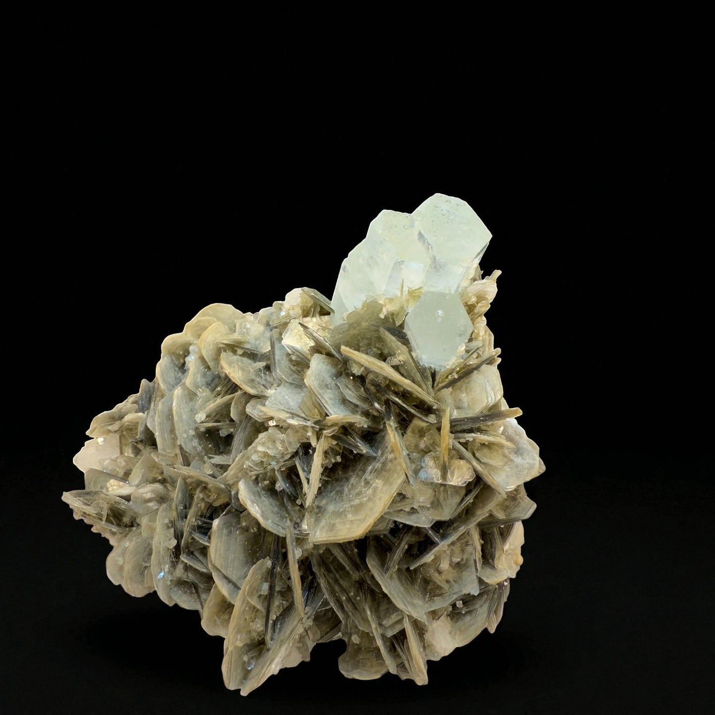 Aquamarine Crystal with Muscovite - Nagar Valley - 310g - 9x7.5x7 cm