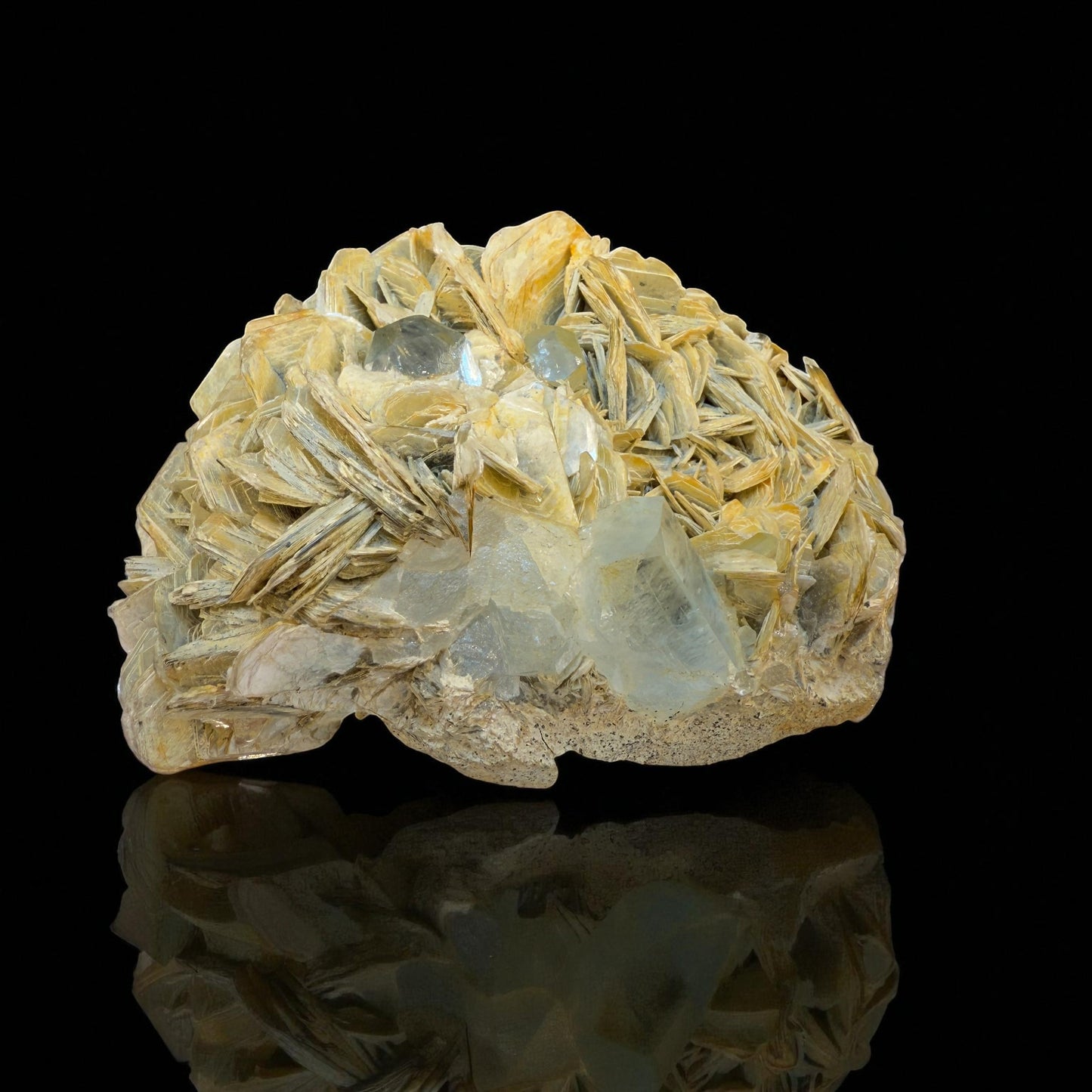 Aquamarine Crystal with Muscovite - Nagar Valley - 443g - 10x7x4.5 cm