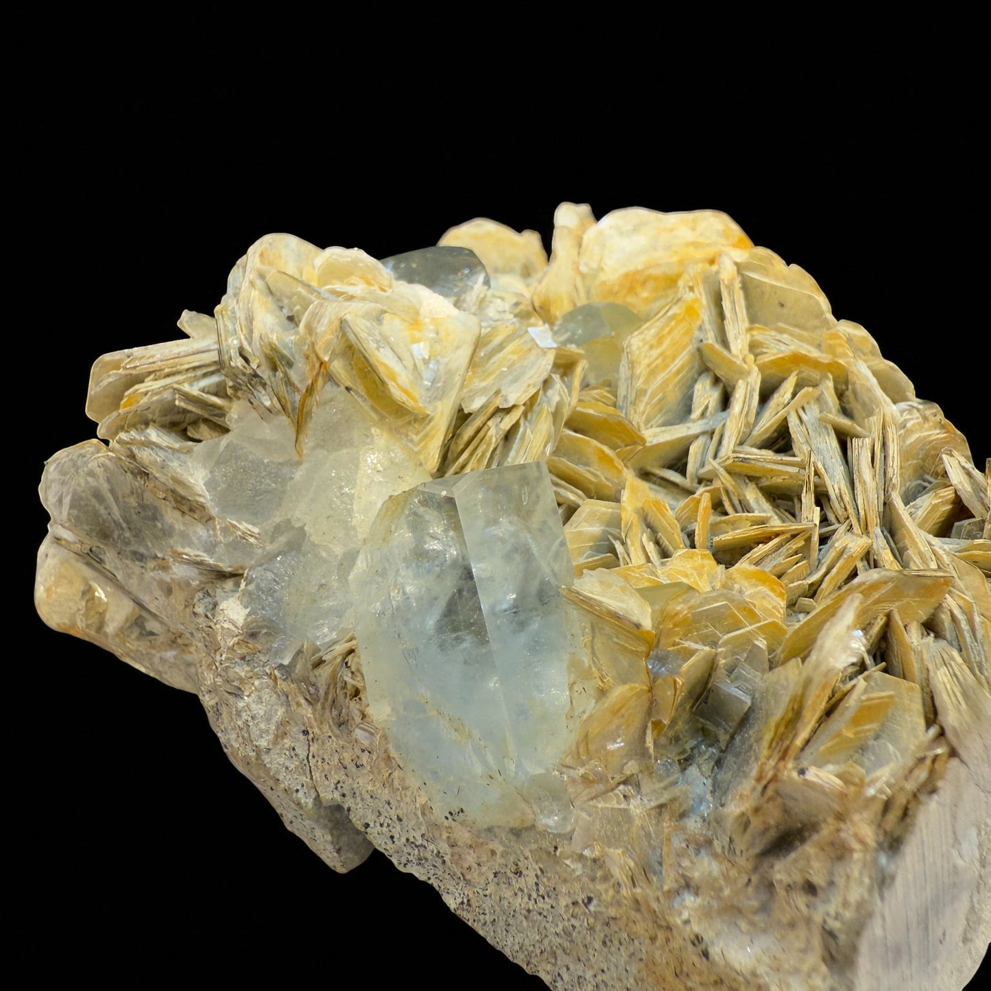 Aquamarine Crystal with Muscovite - Nagar Valley - 443g - 10x7x4.5 cm