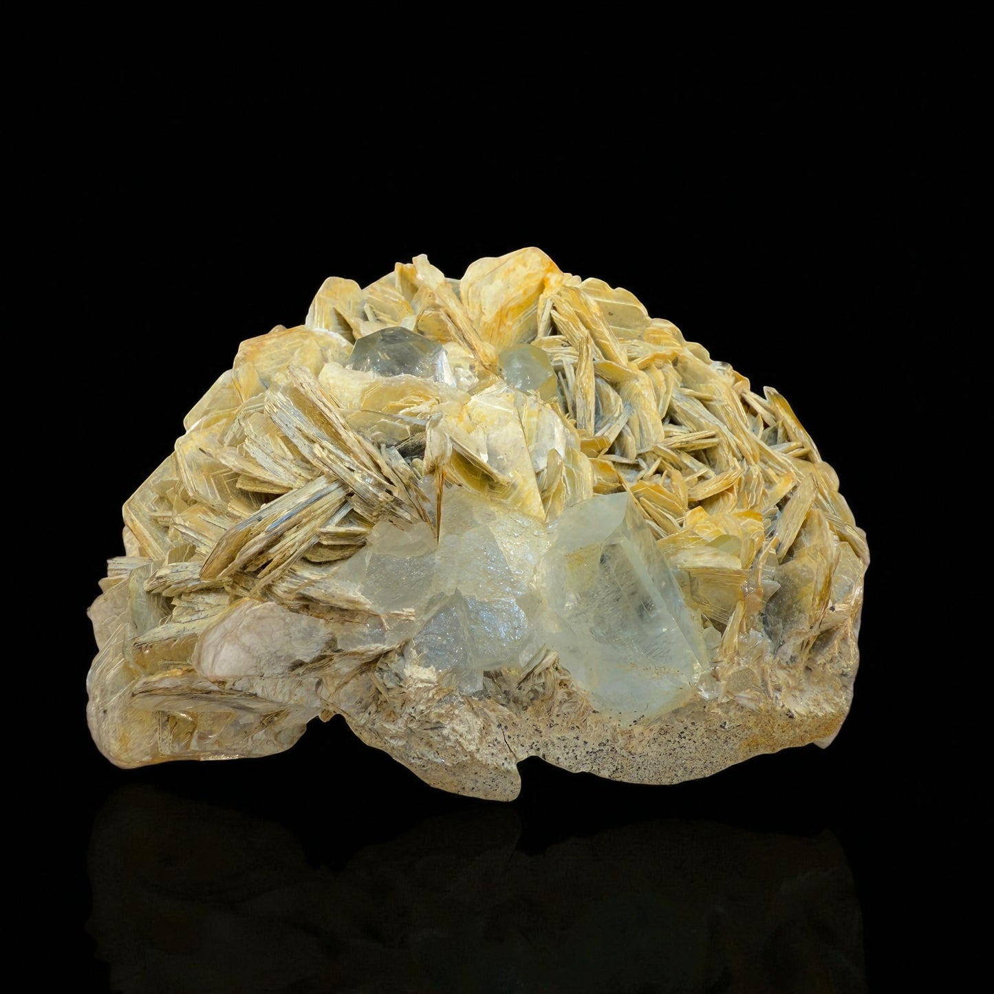 Aquamarine Crystal with Muscovite - Nagar Valley - 443g - 10x7x4.5 cm