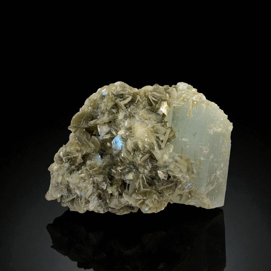Aquamarine Crystal with Muscovite - Nagar Valley - 84g - 5x4.5x3 cm