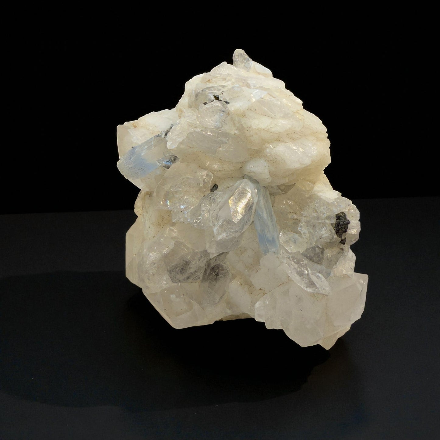 Aquamarine Crystal with Muscovite - Nagar Valley - 152g - 7x4.5x4 cm