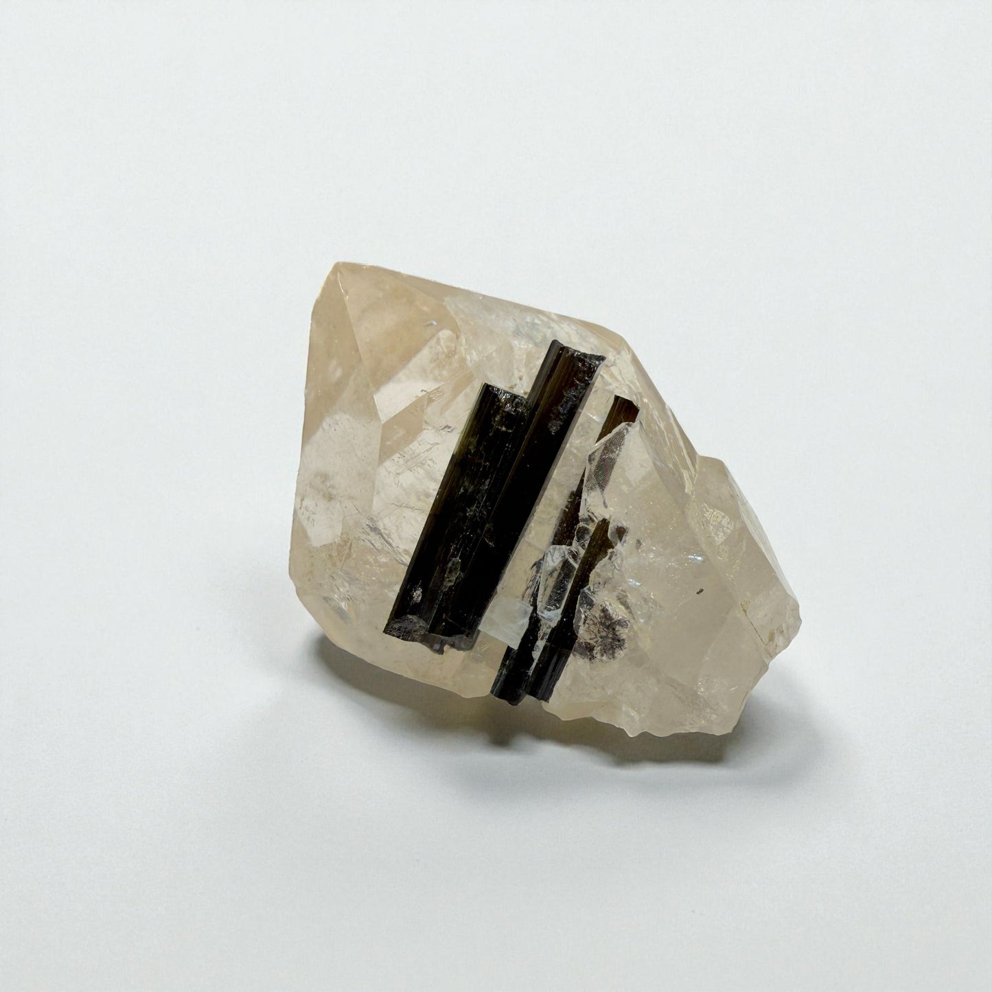 Black Tourmaline Quartz - Skardu Valley - 18g - 3.5x2.5x2.5 cm