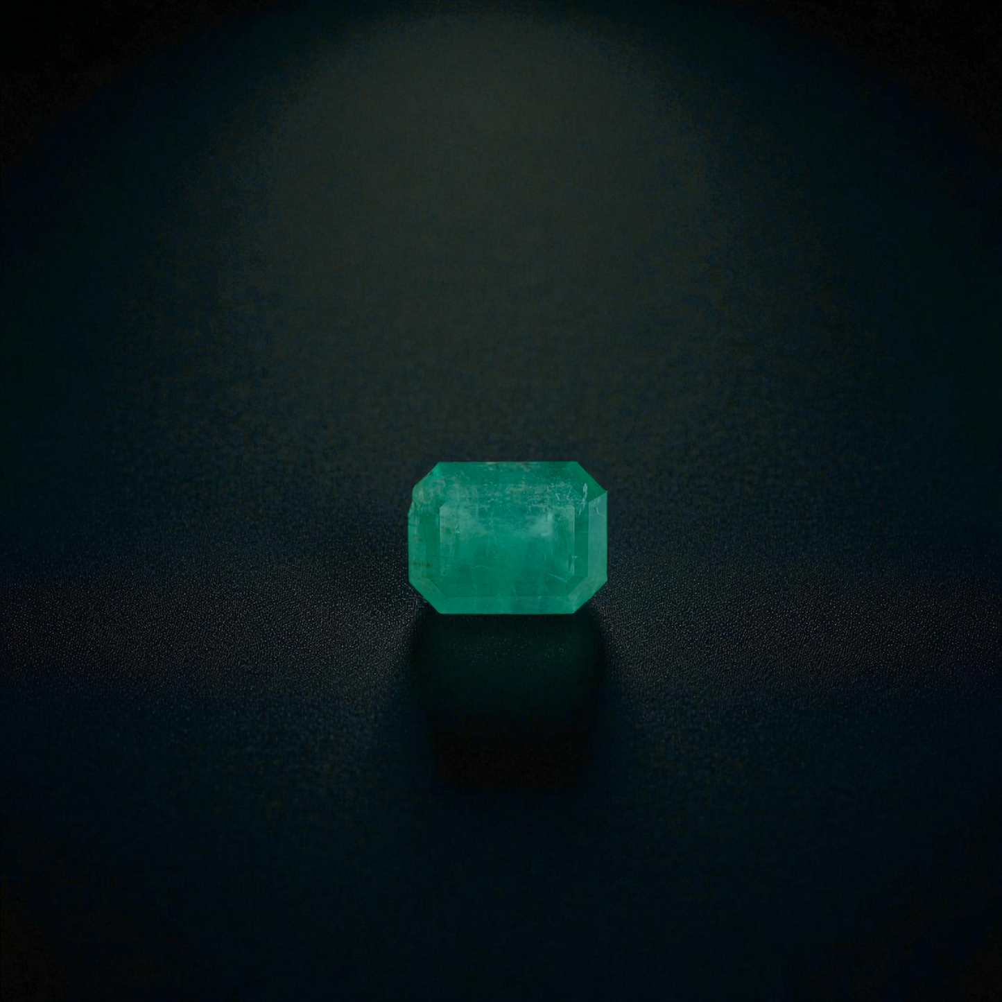 1.65 Carat Emerald Gemstone for Sparkling Jewelry - Swat Valley