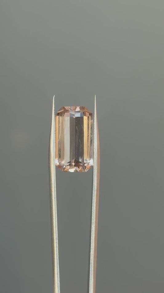 21.2 Carat Natural Topaz Gemstone Emerald Cut – Pakistan